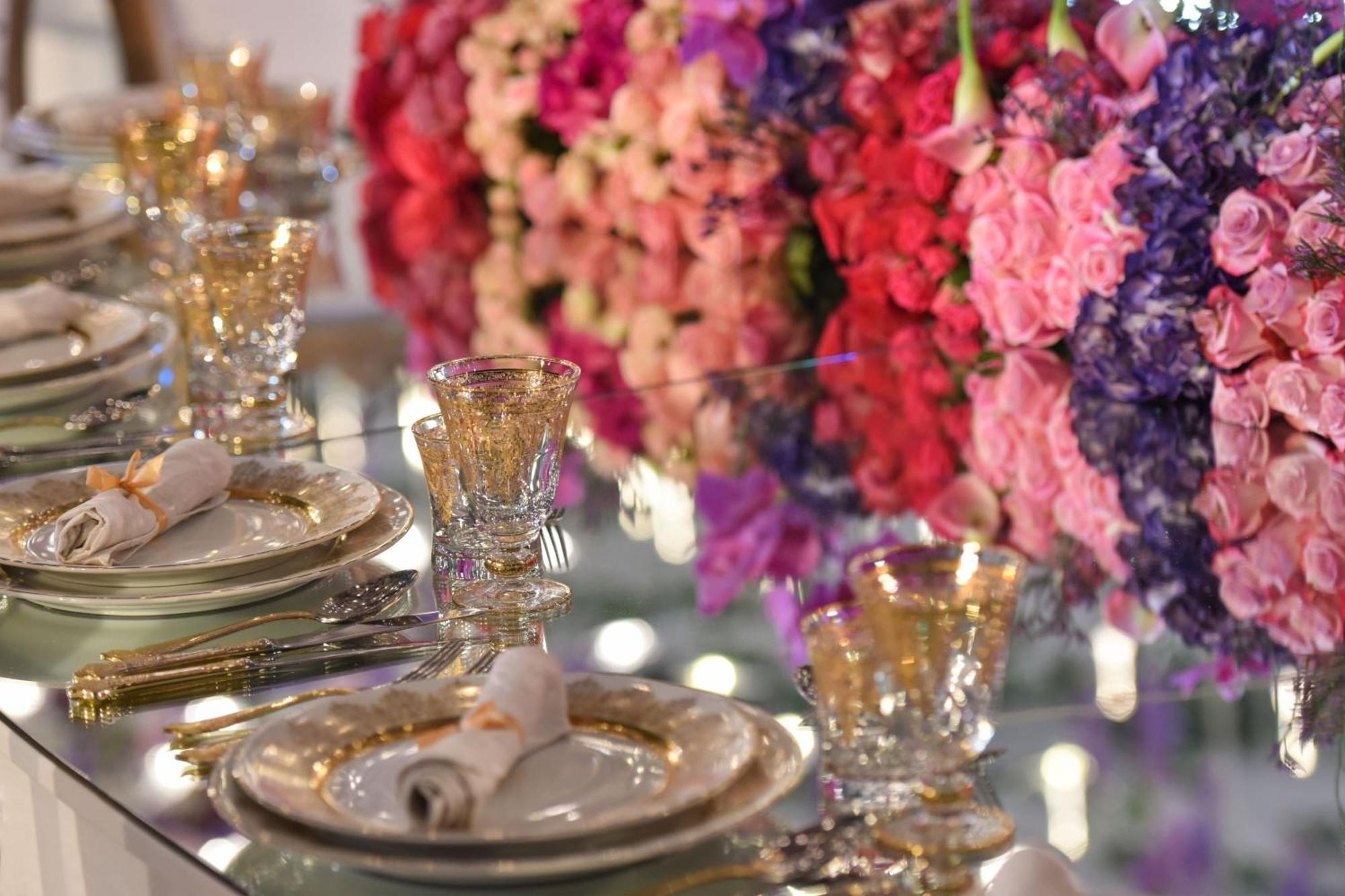 The Ritz-Carlton, Doha Hotel Exterior foto A table set for a wedding reception