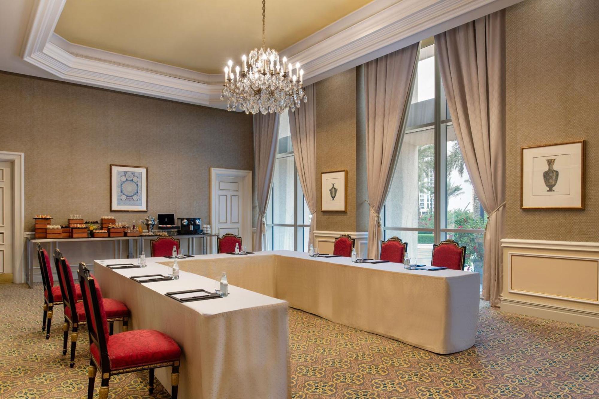 The Ritz-Carlton, Doha Hotel Exterior foto The meeting room
