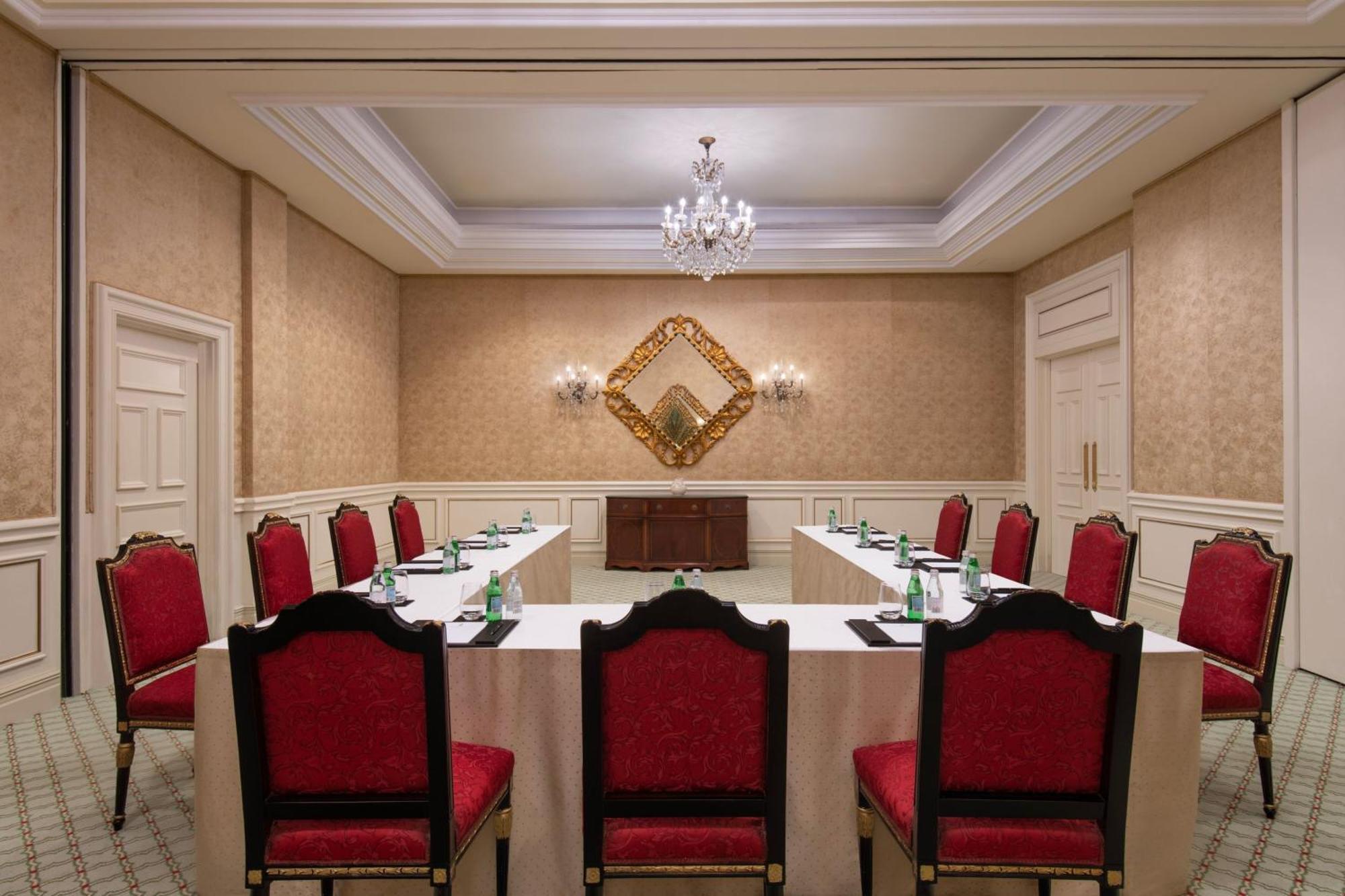 The Ritz-Carlton, Doha Hotel Exterior foto Meeting room