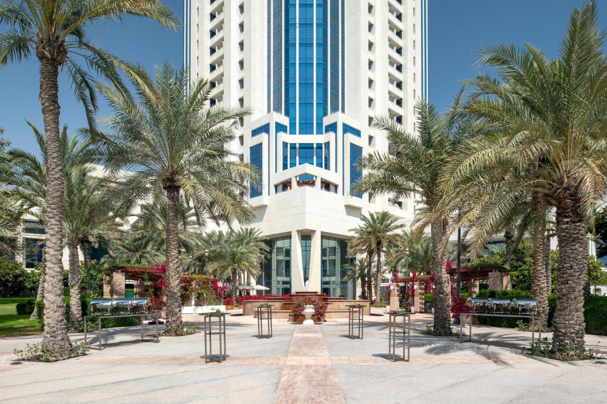 The Ritz-Carlton, Doha Hotel Exterior foto The Palm Beach Marriott